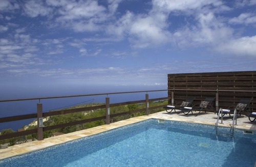 Lefkas House | Schönes Haus in Apollonii mit privatem Pool by Interhome