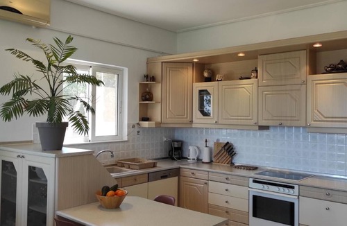 Xiro Chorio House | Sea Breeze Villa, atemberaubender Garten mit Meerblick by Interhome