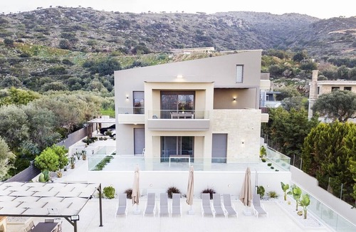 Mourniai Villa | Sea View Estate near Chania City.