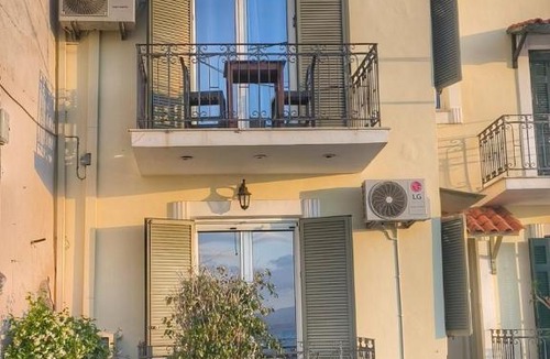 Pylos House | Sea view free Parking sleeps 7