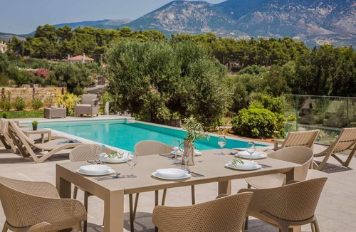Pesada Villa | Sea view modern villa with infinity pool