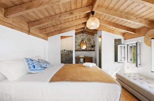 Mikros Gialos Villa | Sea Whisper Beachfront villa reached only by boat