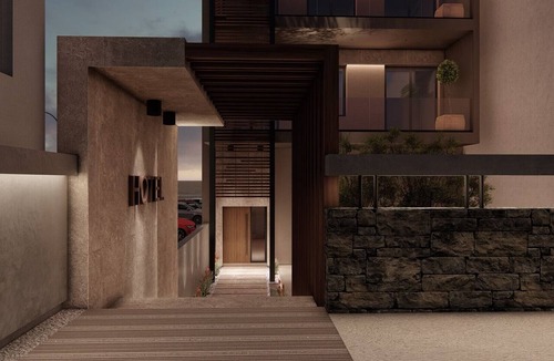 Hersonissos Centre Apartment | Seafront Apt,central & quiet, infinity pool next to the sea