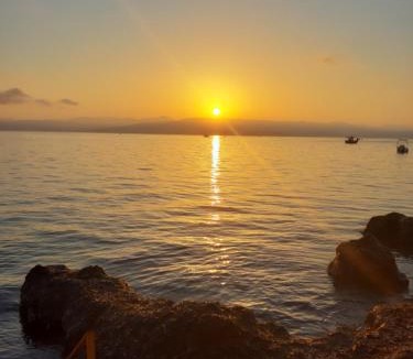 Kavos Villa | Seafront Cozy Villa - Corfu Homely Getaway