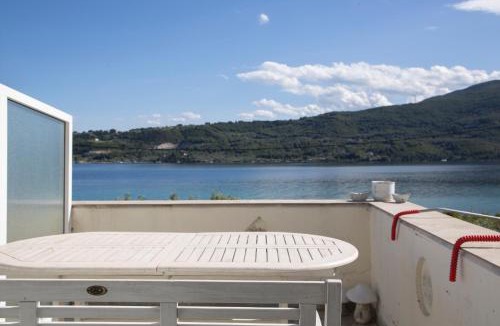 Komnina Apartment | Seafront Rododafni Loft