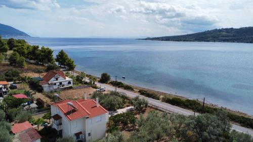Komnina Apartment | Seafront Rododafni Loft