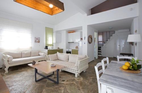 Komnina Apartment | Seafront Rododafni Loft