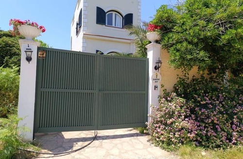 Chalikounas House | Seafront Villa Seahorse Bay Chalikounas, Corfu, Greece