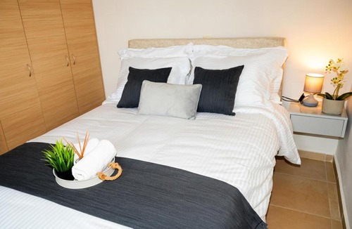 Psathopirgos Apartment | SeaHouse Retreat