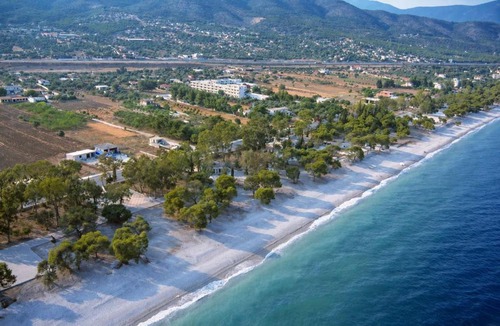 Katakali Apartment | Seaside Almyra Stay with pool Agioi Theodoroi