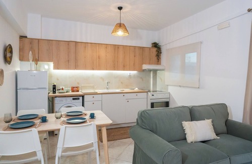 Minoa Pediada Apartment | Seaside Retreat in Southern Crete: Modern Flat, Walking Distance from the Sea.