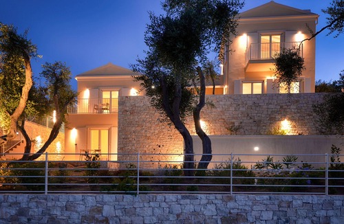Katsimatika Villa | Seaside villa Dinos: mediterranean gardens, private sea access