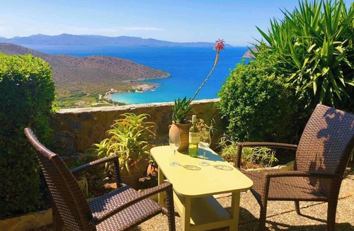Pefki Apartment | Seaview Appartment with infinity pool & Kitchen
