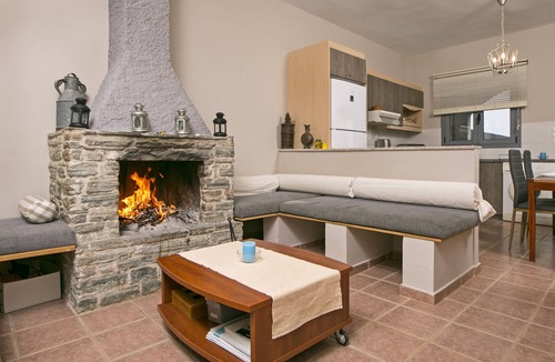 Nea Styra Villa | Seaview Villa Only 100 meters from the beach and with ulimited sea view.