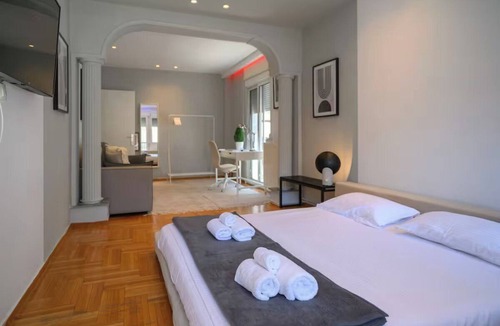 Kalamaria Apartment | Secret Colors of Thessaloniki