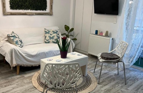 Nikaia-Agios Ioannis Rentis Apartment | Selenity studio(close to two metro stations)