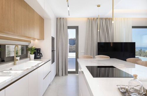 Adelianos Kampos Villa | Simplicity of Single-Level Sea Views by etouri
