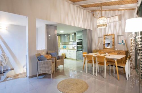 Vassiliki Apartment | SKAI Two Floor Apartment