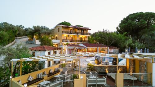 Troulos Apartment | Skiathos Island Suites