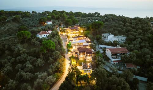 Troulos Apartment | Skiathos Island Suites