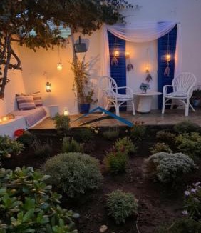 Korissia House | Small traditiional home near the shops and restaurants in Korissia, Kea