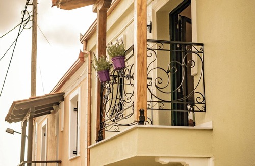 Lagkadas Apartment | Sochos - Sohos Traditional Homes - "Rakovo" -Located right next to the mountain.