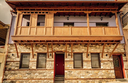 Lagkadas Apartment | Sochos - Sohos Traditional Homes - Poulata -Located right next to the mountain.