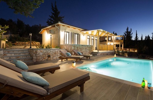 Tsoukaladhes Villa | Sole - One Bedroom Villa, Sleeps 2