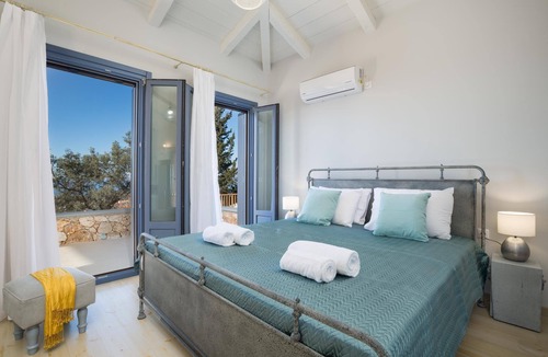 Tsoukaladhes Villa | Sole - One Bedroom Villa, Sleeps 2