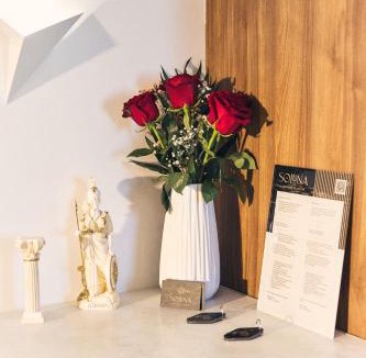 Aigaleo Apartment | SOLUNA Hideaway Athens - Luxury Jacuzzi Suite