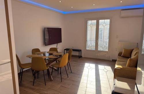 Nikaia-Agios Ioannis Rentis Apartment | Spacious 2BR | 160m Metro | 3 min to Piraeus Port | 6 Guests