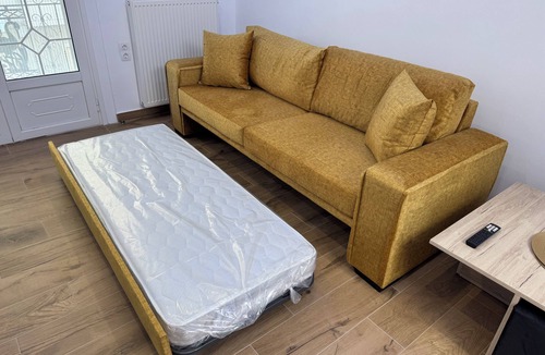 Nikaia-Agios Ioannis Rentis Apartment | Spacious 2BR | 160m Metro | 3 min to Piraeus Port | 6 Guests