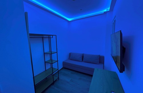 Nikaia-Agios Ioannis Rentis Apartment | Spacious 2BR | 160m Metro | 3 min to Piraeus Port | 6 Guests