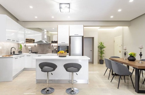 Kinosargous Apartment | Spacious 3-BDR Family APT near Acropolis, Netflix!