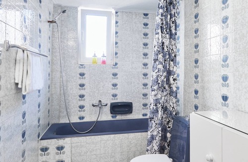Nea Chora Apartment | Spacious 4-bedroom apartment in wonderful Chania City Center with AC and Boiler