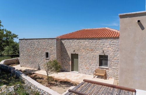 Areopoli Villa | Spacious 4-bedroom villa in serene Areopoli with AC