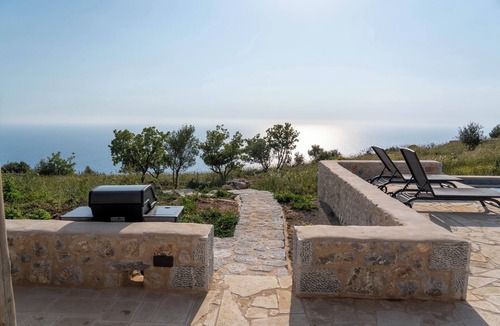 Areopoli Villa | Spacious 4-bedroom villa in serene Areopoli with AC