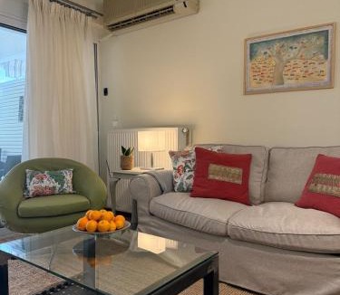 Loutra Edipsou Apartment | Spacious apartment by the sea
