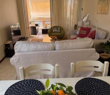 Loutra Edipsou Apartment | Spacious apartment by the sea