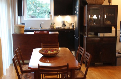 Agia Paraskevi Apartment | Spacious Athens Garden Flat | Metro | 2 Bed 2 Bath