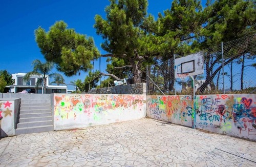 Kolymbia Villa | Spacious beach front Vila with 100 sqm infinity pool, a basket ball court