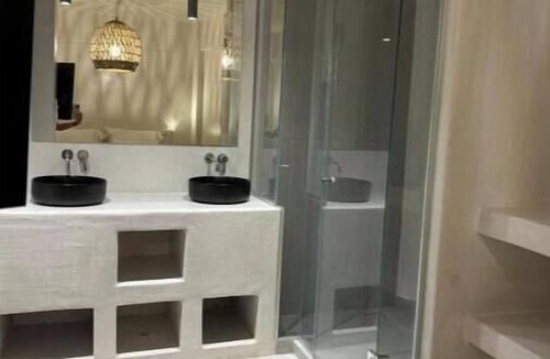 Naousa Hotel | Spacious Deluxe Double Room in the Heart of Naousa