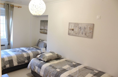Old Town Apartment | Spacious ground floor apt 5' from Corfu Spianada