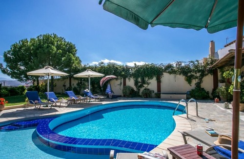 Stamnoi Villa | Spacious Traditional Villa in Beautiful and Quiet Surroundings !