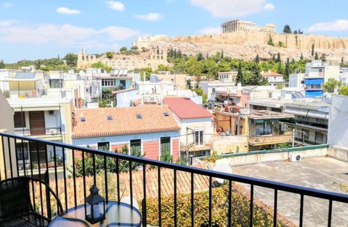 Anafiotika Apartment | Spectacular Acropolis view apartment