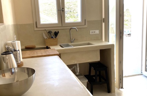 Herronisos Apartment | Spectacular and Charming House in Sifnos Keronissos Village on The Sea