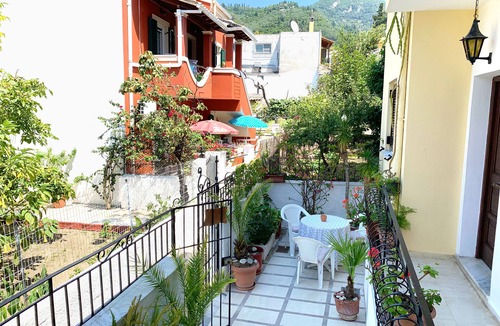 Agios Gordios Apartment | Spiros Apartments on Agios Gordios Beach Corfu Greece
