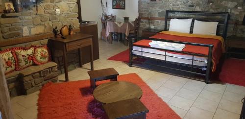 Loutraki Apartment | Spitiko
