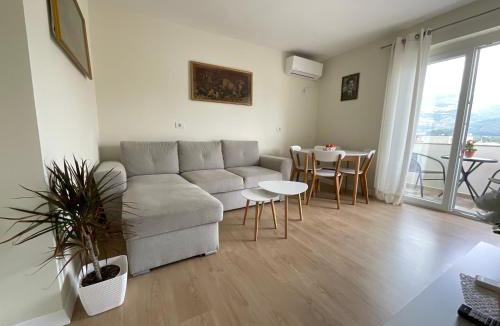 Permet Apartment | Spring apartment in Permet