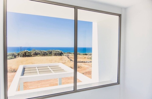 Adele Villa | Starlight Villa Guro - 4bd, 4ba, 4min To Beach